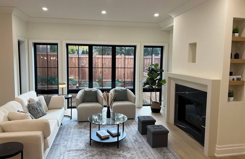 Oakville Maison | Peaceful Downtown Oakville Charming 4 bedroom house with WiFi & AC steps to lake