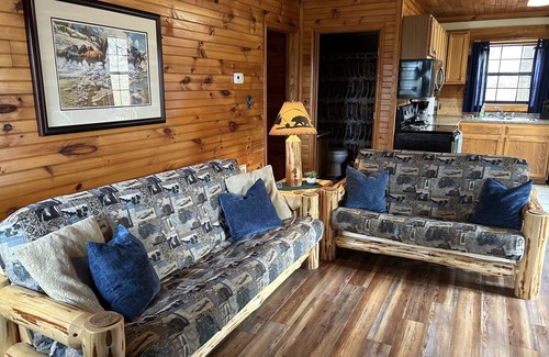 Townsend Cabine | Chalet Treehouse récemment rénové! Wifi gratuit! Restez une semaine et la 7e nuit GRATUITE!