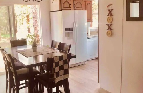 Monument Maison | Peaceful Forest feel 5ac, Comfy 3bd Monument hidden but close, Deer, USAFA10mi