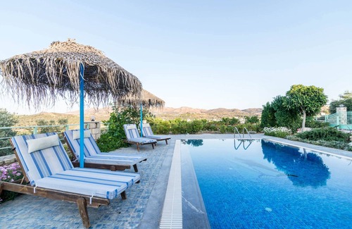 Sivas Villa | Villa calme et entièrement équipée Erato, Pitsidia - jardin, piscine, barbecue, Wifi