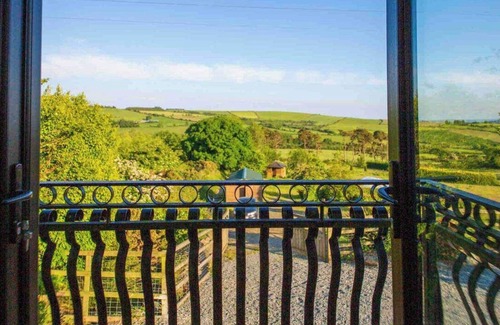 Wingfield Appartement | Peaceful Garden Studio near Gorey Sleeps 4 Parking