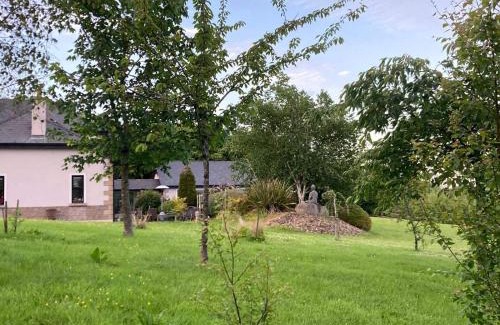 Wingfield Appartement | Peaceful Garden Studio near Gorey Sleeps 4 Parking