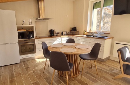 Laitre-sous-Amance Cottage | Peaceful getaway near Nancy