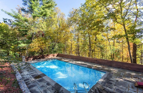 Northborough Cottage | Peaceful Getaway Cottage on grounds of historic mid-century gem