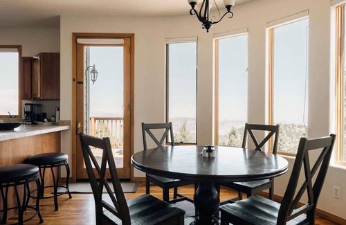 Evergreen Maison | Peaceful Getaway with Hot Tub - Views - Evergreen