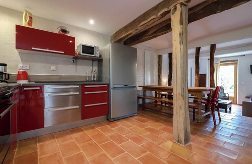 Canens Maison | Peaceful gîte in the heart of nature with large swimming pool and view of the Pyrenees.