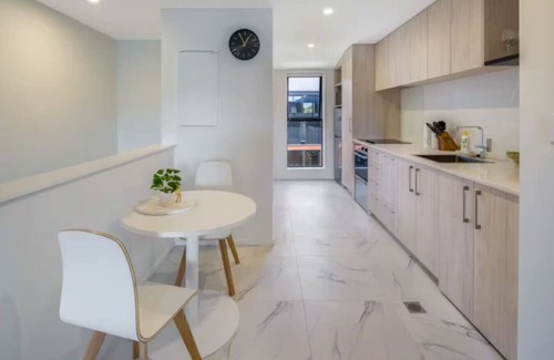 Lower Hutt Maison | Peaceful Hideaway: Studio in Macky