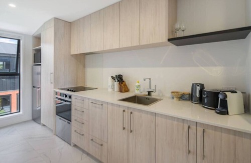 Lower Hutt Maison | Peaceful Hideaway: Studio in Macky