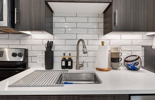 Addison Appartement | Peaceful Hideaway W/ Pool, Gym & Free parking