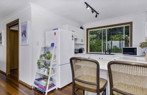 Knockrow Maison | Peaceful Hinterland Hideaway- 5 * Location! Quick links to Lennox & Byron.