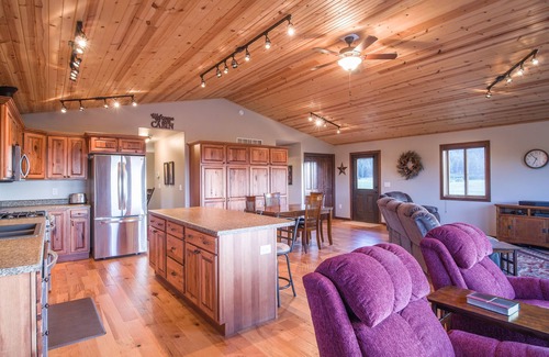 Devils Tower Maison | Peaceful home with breath-taking views of Devils Tower & room to roam
