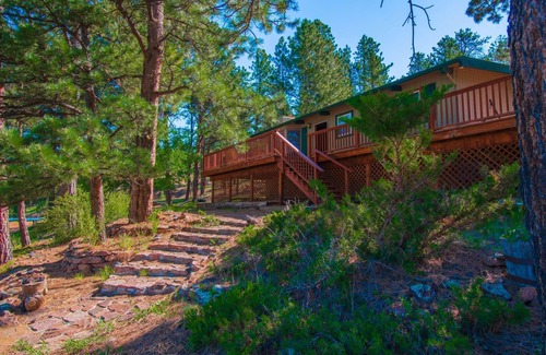 Westcreek Maison | Lakefront Mountain House avec un bel intérieur, Wifi, grande terrasse, pour toute la famille, animaux acceptés