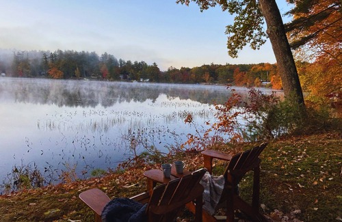 Mirror Lake Maison | Peaceful Lakefront 2-bedroom Home For Beautiful and Relaxing Getaway