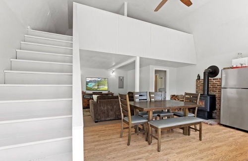 Eatonville Maison | Peaceful Lakehouse on Ohop