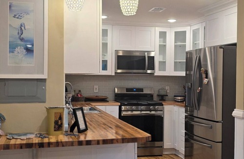 Lake Mohawk Maison | Peaceful lakeview house in Sparta LONG TERM STAY. Minimum 9 months.