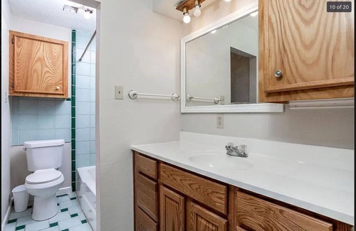 Grogan's Mill Maison | Peaceful Lakeview Retreat w/Private Backyard – Mins from The Woodlands!