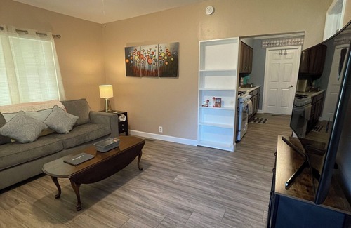 Airport Township Maison | Peaceful little house in the heart of Maryland Heights