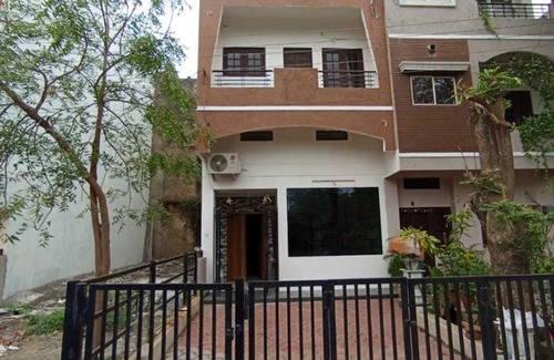 Ujjain Maison | Peaceful location, clean room, near to Mahakal Jyotirling - Chandra
