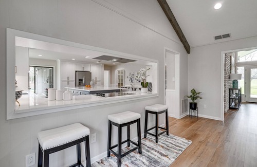 Judson Maison | Peaceful Longview Home w/ Pond, 6 Mi to Downtown!