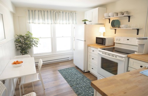 Knightville Appartement | Peaceful & minutes from the Old Port with private parking