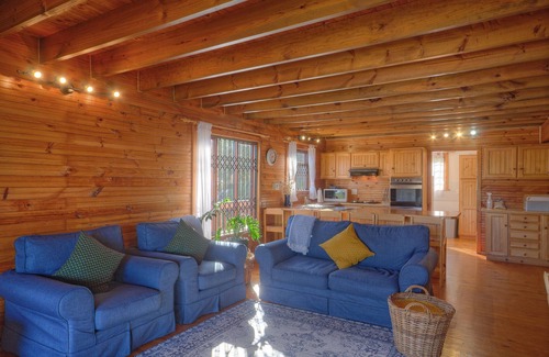 Fish Hoek Maison | Peaceful Mountain Home with Amazing Ocean Views and Power Backup