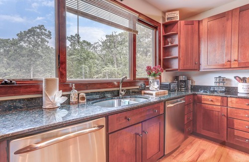 Beemerville Maison | Peaceful Mountian Oasis: Firepit, Hot Tub, Sauna!