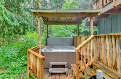 Zigzag Maison | Peaceful Mt Hood Cabin with Hot Tub and Fire Pit!