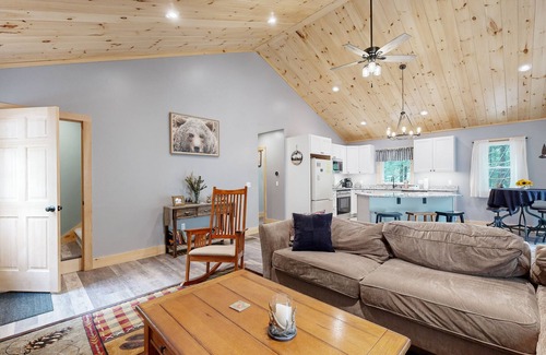 Wolfeboro Maison | Peaceful new cabin, close to downtown, rail trail & beaches for all seasons fun
