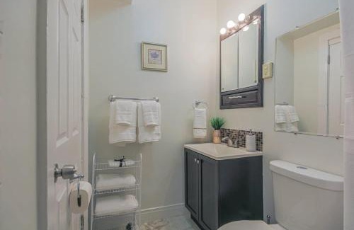 Forest Park Appartement | Peaceful One Bedroom Home near Chicago