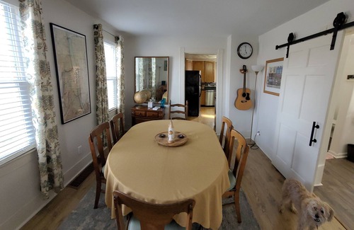 Geneva Maison | Peaceful, pet friendly and newly remodeled Geneva home