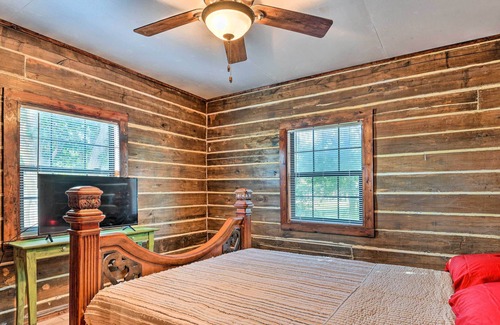 Robstown Cabine | Peaceful Pet-Friendly Cabin on Nueces River!