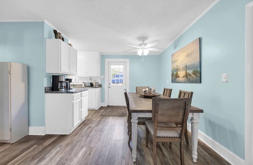 Windy Hill Maison | Peaceful Pet Friendly Beach Home-Golf Cart Friendly