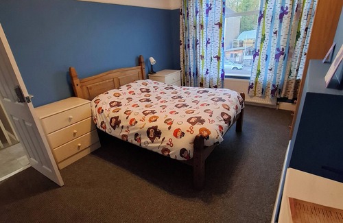London Borough of Bromley Cabine | Peaceful place to stay with nice on site Restaurants