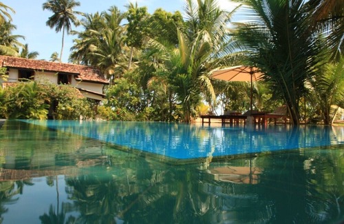 Medaketiya Maison | Position paisible avec une piscine d'eau douce de 13 mètres