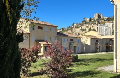 Montbrun-les-Bains Appartement | Peaceful Retreat with Mountain Views! Kitchen, Outdoor Pool, Pets Allowed