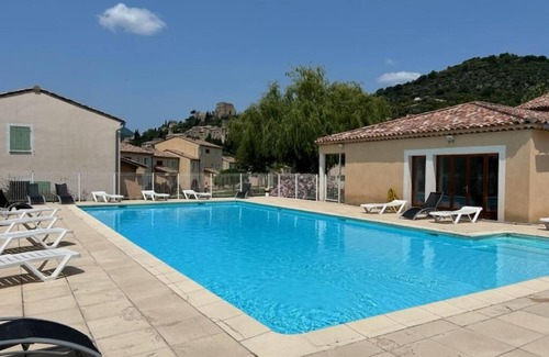 Montbrun-les-Bains Appartement | Peaceful Retreat with Mountain Views! Kitchen, Outdoor Pool, Pets Allowed
