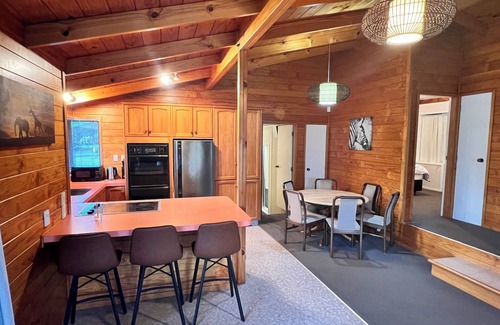 Pauanui Maison | Peaceful, relaxing and enjoyable holiday home by the beach