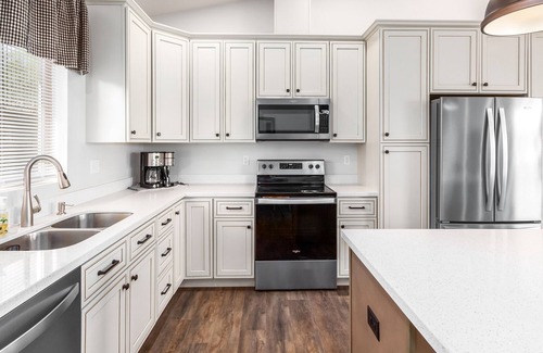 Queen Valley Maison | Peaceful Retreat, Beautiful New Home in Queen Valley w / Incredible Mtn Views