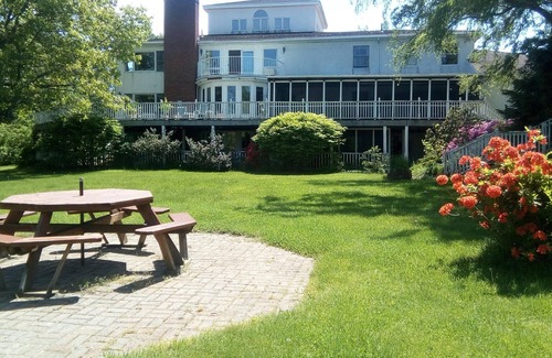 West Newbury Maison | Retraite paisible pour des séjours de 14 jours et plus. Chambre Panda
