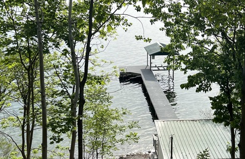 Geneva Maison | Peaceful retreat in the heart of the Finger Lakes with 100 ft of lake front