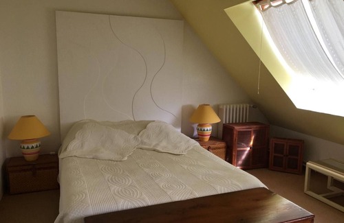 Dureil Lit Et Petit-Déjeuner | Peaceful Retreat in Two Hectare Park with Pool, Near Forest and Attractions
