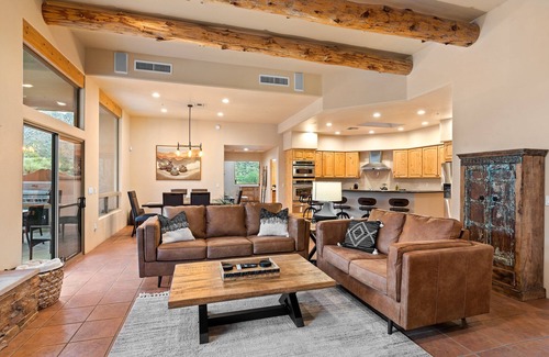 Catalina Maison | Peaceful Retreat with Pool, Hiking/Biking From The Door & Views!