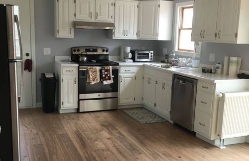 Windham Maison | Peaceful River House - 20 minutes from Portland
