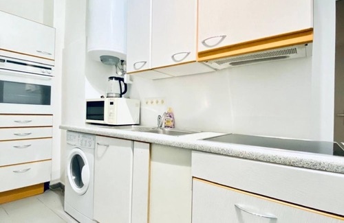 Liesing Appartement | Peaceful Room in a Shared Apt, Close to the City