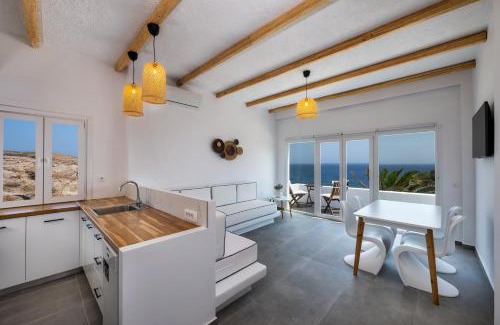 Kamari Maison | Peaceful Seafront Retreat in Santorini -Sonus Mare Beach Houses
