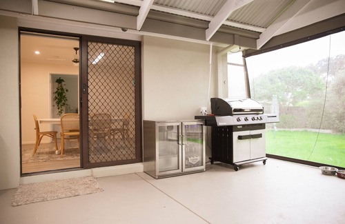 Clifton Springs Maison | Peaceful, spacious home in the heart of Clifton Springs, Bellarine Peninsula.