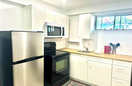 Nouveau-Rosemont Appartement | Peaceful stay in Montreal - Large 3 1/2 near parks and attractions