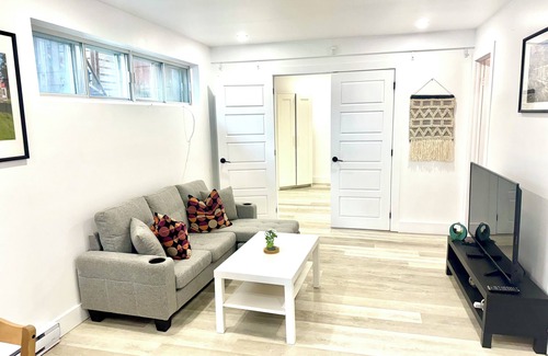 Nouveau-Rosemont Appartement | Peaceful stay in Montreal - Large 3 1/2 near parks and attractions
