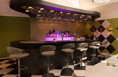 Weert Hôtel | Peaceful Stay with Fast Access to Weerterbos! Onsite Dining and Parking!