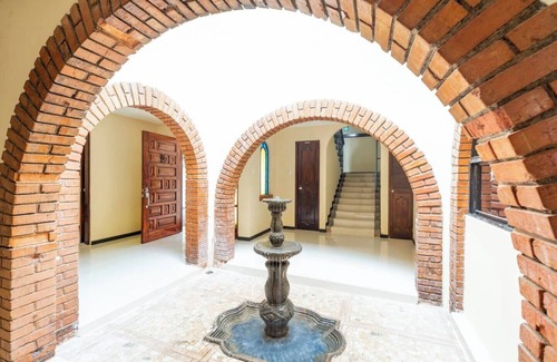 Yoses Appartement | Peaceful Studio in Los Yoses